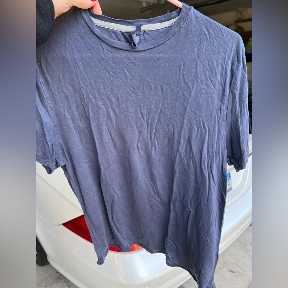 gray soft and comfy t shirt